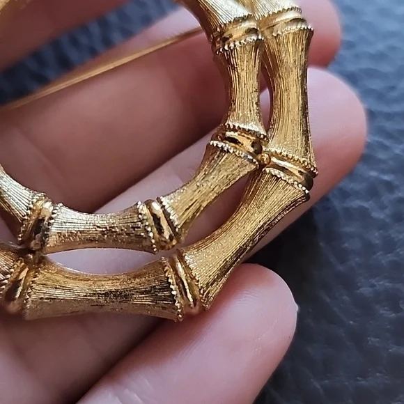 VTG Monet Gold Bamboo-Inspired Brooch - Picture 8 of 9